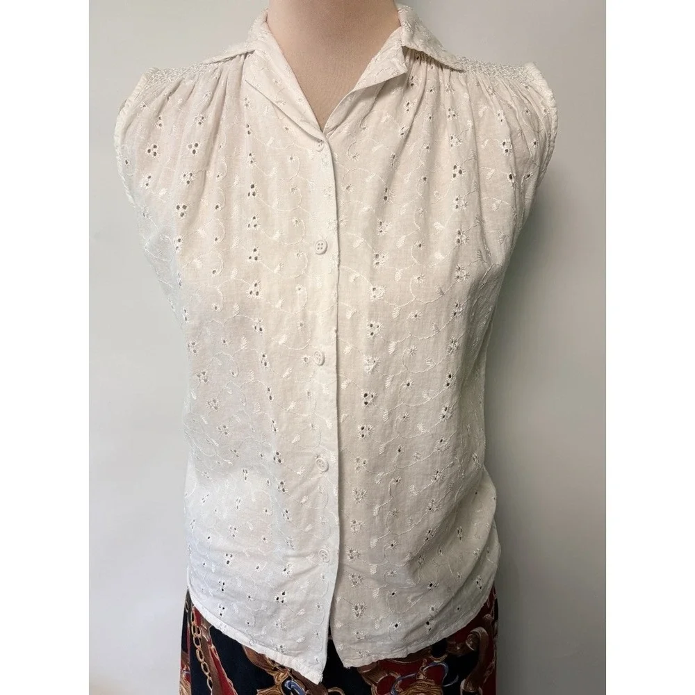 Vintage White Eyelet Lace Sleeveless Top Cottagecore Button Up Cowgirl Small